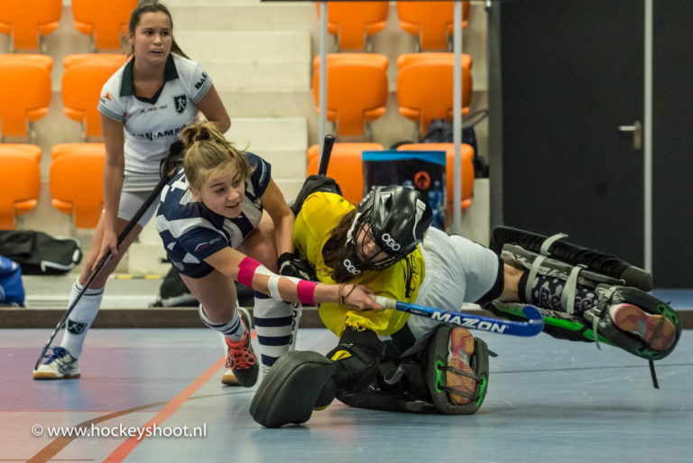 hdm MA1 - Rotterdam MA1 zaalhockey Play-offs in Topsportcentrum Rotterdam zaterdag 21 januari 2017 www.hockeyshoot.nl
