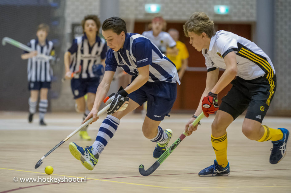 2017-01-21 Play-off: hdm JB1 - Victoria JB1 [3-5] zaalhockey Play-offs in Topsportcentrum Rotterdam zaterdag 21 januari 2017 www.hockeyshoot.nl