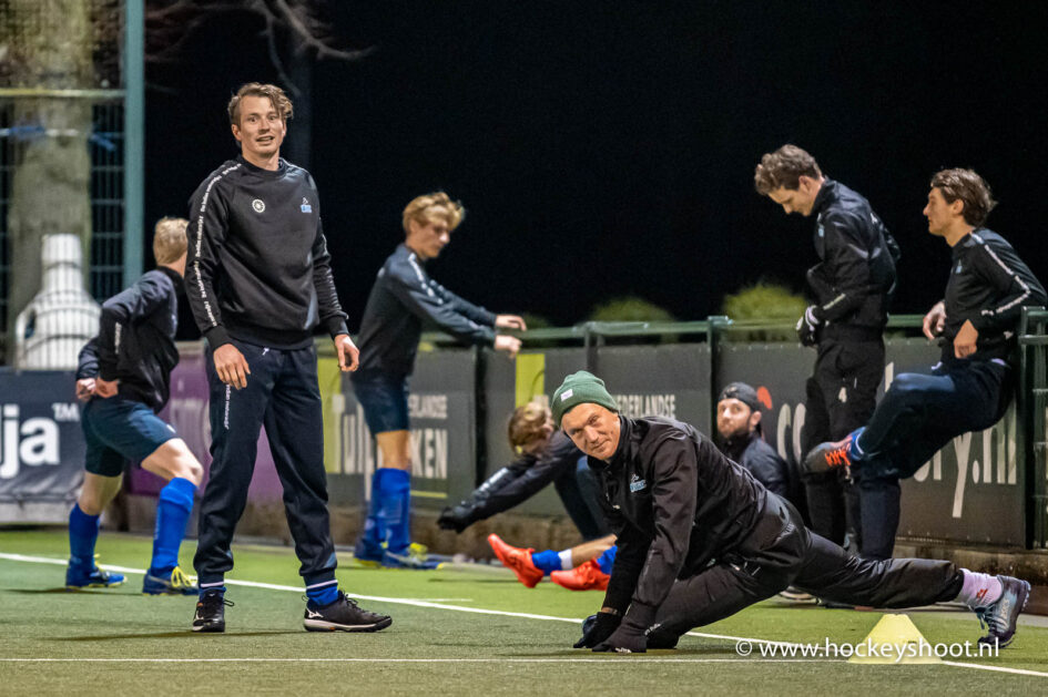 17-12-2020: Hockey: HGC Training: Wassenaar Geheel volgens corona protocol de eerste groepstraining