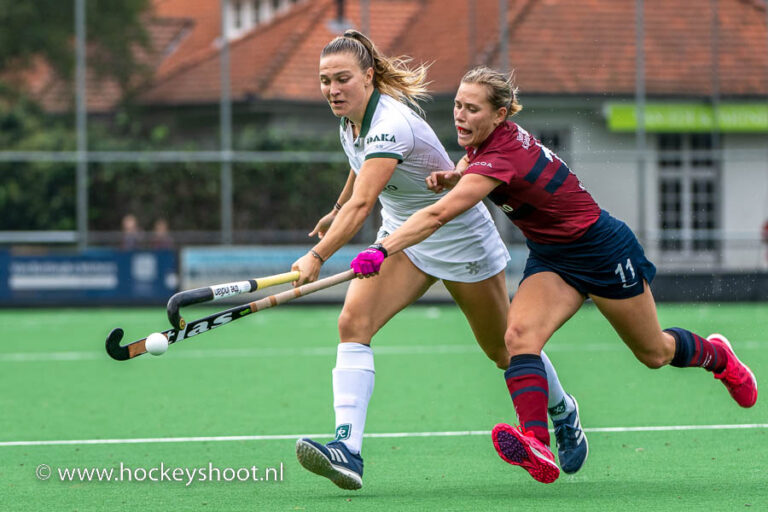 Annebregt Rietveld van Rotterdam in strijd met Kaitlin Nobbs van Klein Zwitserland