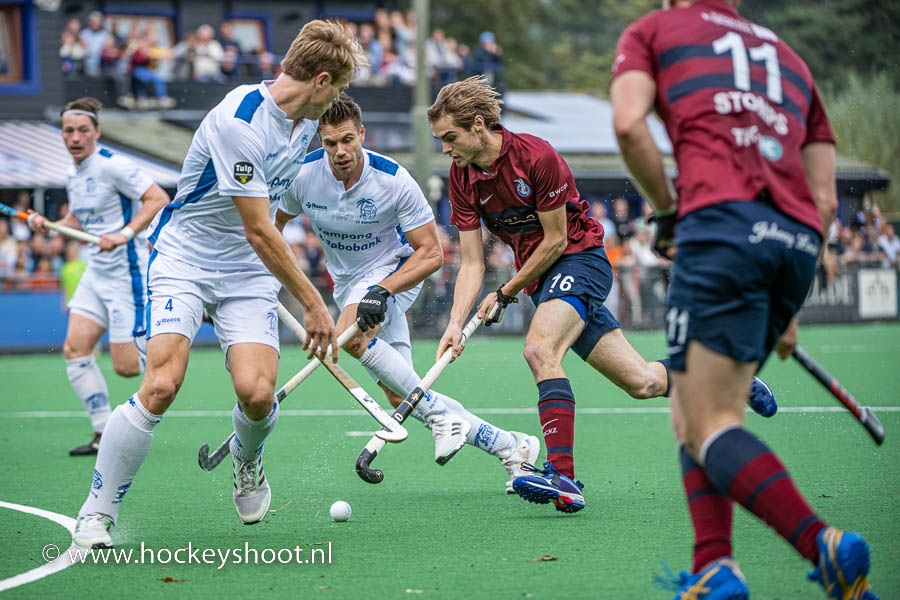 David Huussen in actie tegen de mannen van Kampong