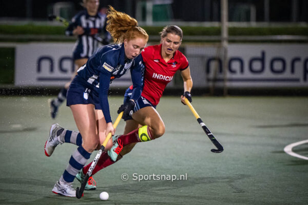Tessa Beetsma op weg naar één van haar drie treffers tegen Tilburg